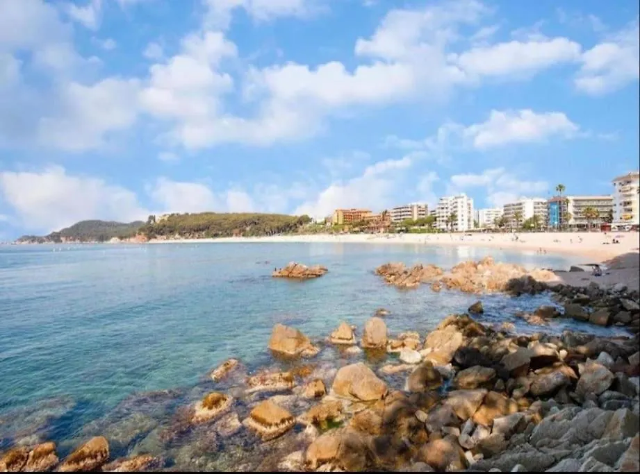 Seahomes Vacations - Acacias Beach&Chic Lloret de Mar 0*,  Španělsko